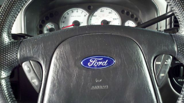 Ford Escape 2002 photo 18