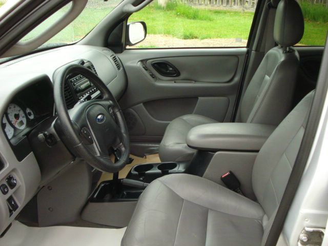 Ford Escape 2002 photo 1