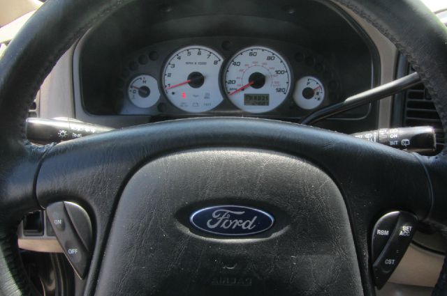 Ford Escape 2002 photo 11