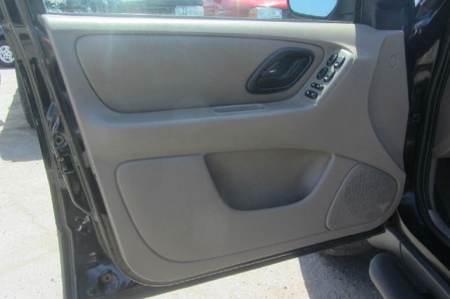 Ford Escape 2002 photo 12