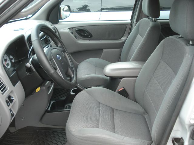 Ford Escape 2002 photo 1