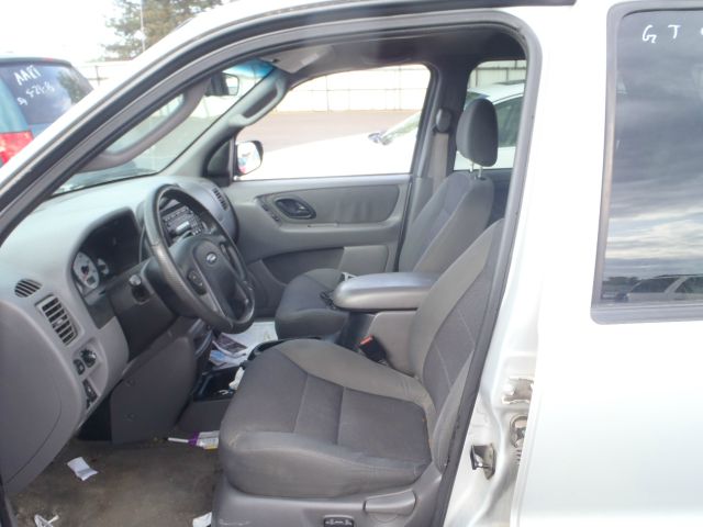 Ford Escape 2002 photo 1