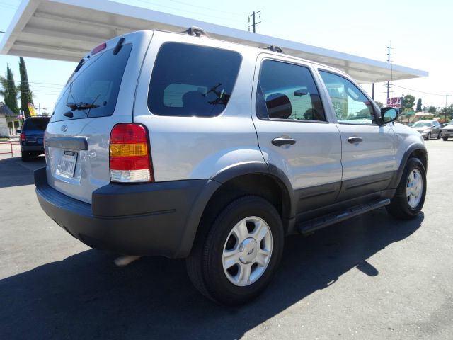 Ford Escape 2002 photo 1