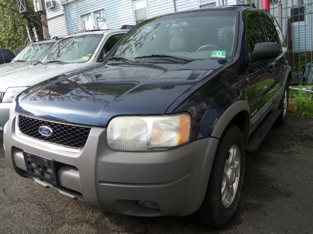 Ford Escape Crew-short-sle2-z71-tv/dvd-4wd SUV