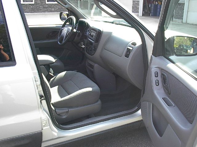 Ford Escape 2002 photo 1