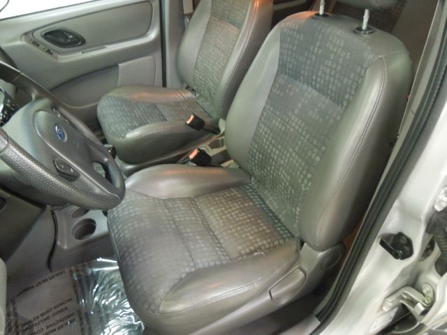 Ford Escape 2002 photo 19