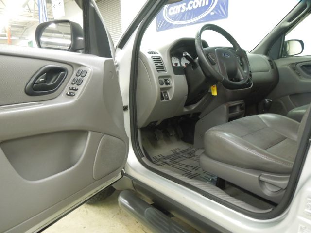 Ford Escape 2002 photo 2