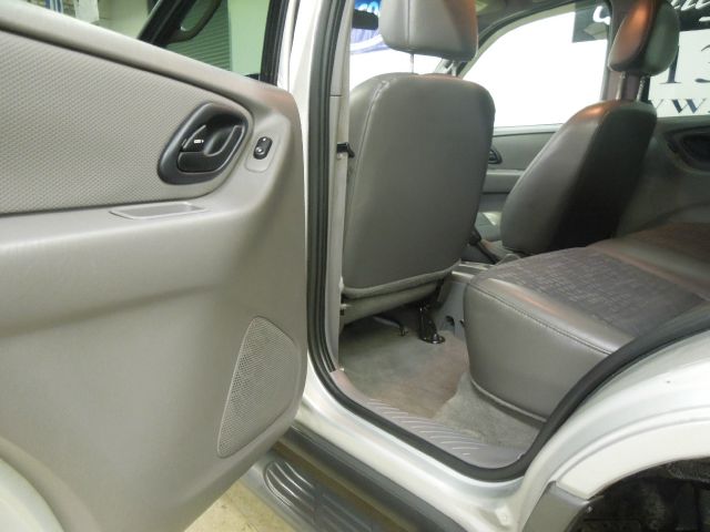 Ford Escape 2002 photo 21