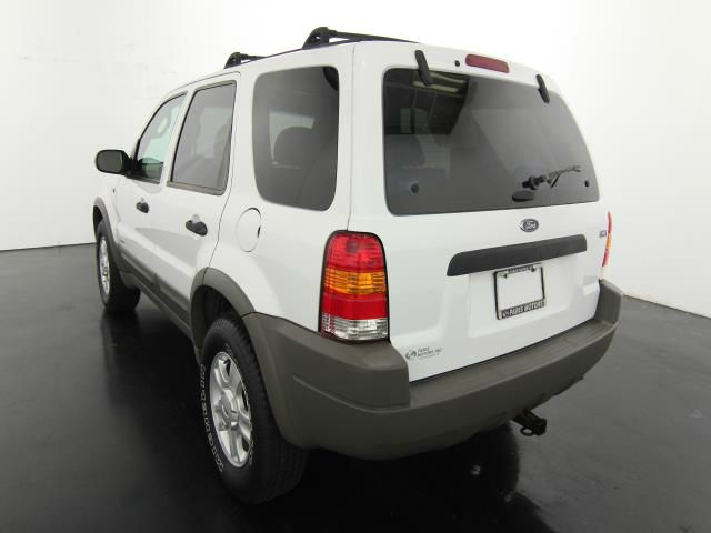 Ford Escape 2002 photo 1