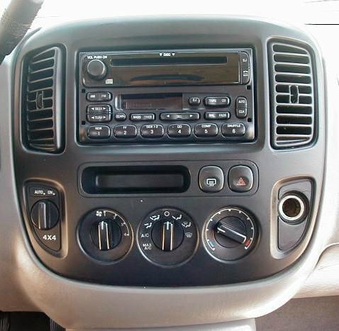 Ford Escape 2002 photo 14