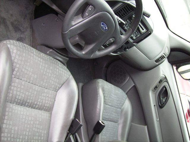 Ford Escape 2002 photo 2