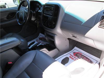 Ford Escape 2002 photo 2