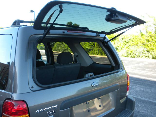 Ford Escape 2003 photo 25