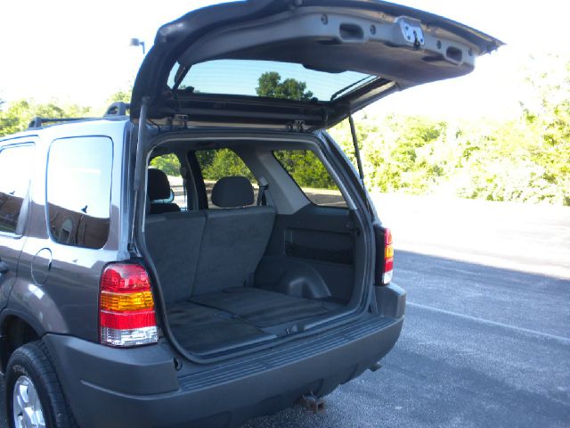 Ford Escape 2003 photo 26