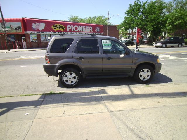 Ford Escape 2003 photo 1