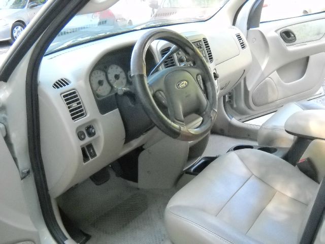 Ford Escape 2003 photo 8