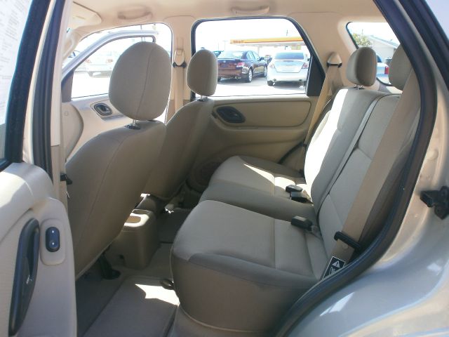 Ford Escape 2003 photo 17