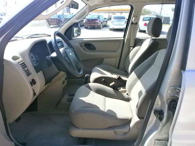 Ford Escape 2003 photo 18