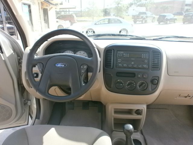 Ford Escape 2003 photo 4