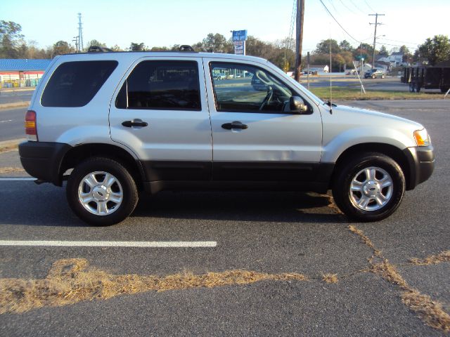 Ford Escape 2003 photo 2