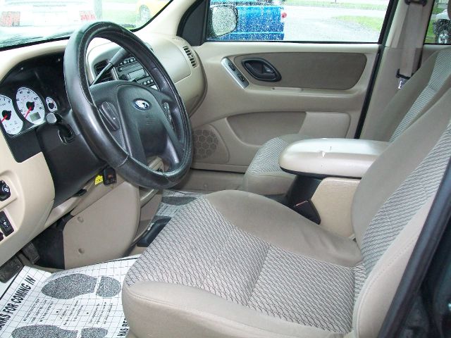 Ford Escape 2003 photo 1