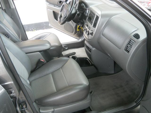 Ford Escape 2003 photo 2