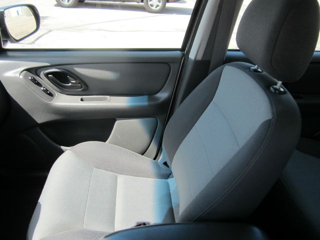 Ford Escape 2003 photo 12