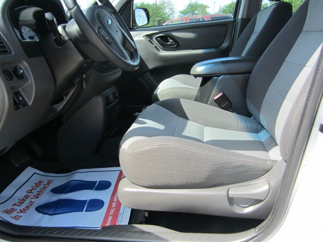 Ford Escape 2003 photo 22