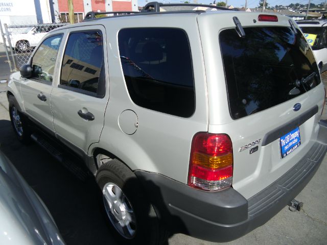 Ford Escape 2003 photo 2