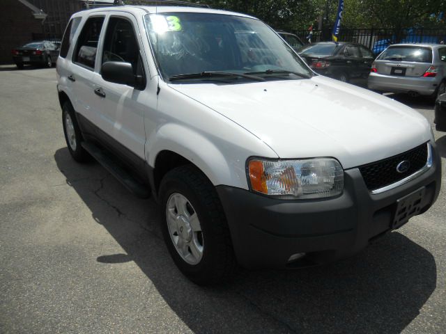 Ford Escape 2003 photo 1