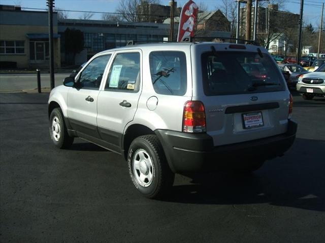 Ford Escape 2003 photo 2