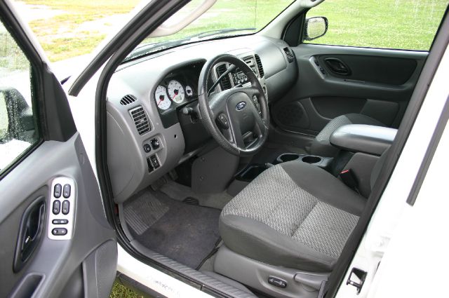 Ford Escape 2003 photo 11