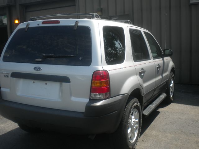 Ford Escape 4dr Sdn 2.4L FWD SUV