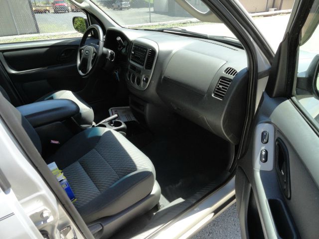 Ford Escape 2003 photo 2