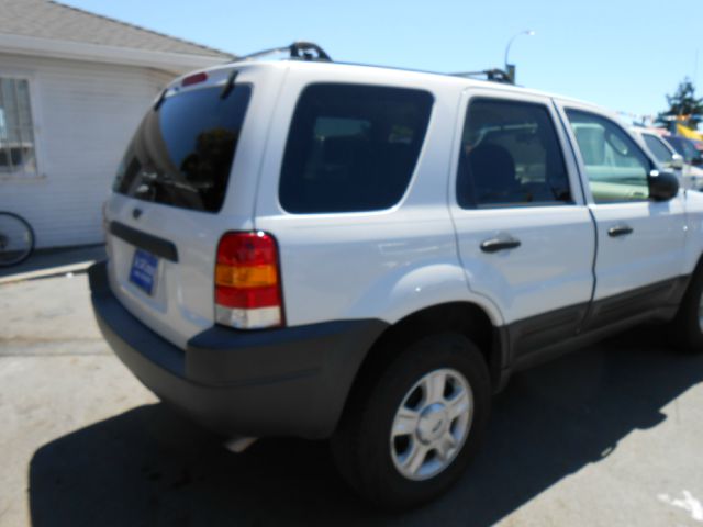 Ford Escape 2003 photo 2