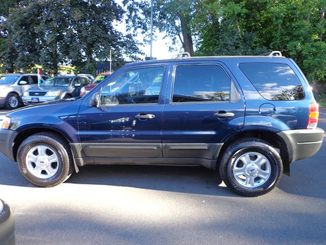 Ford Escape 2003 photo 2