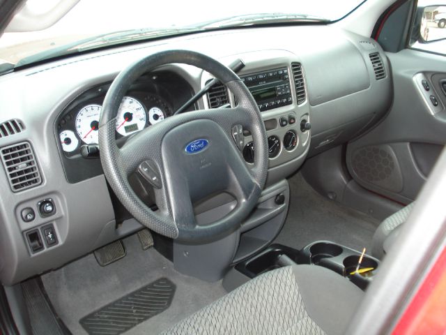 Ford Escape 2003 photo 10