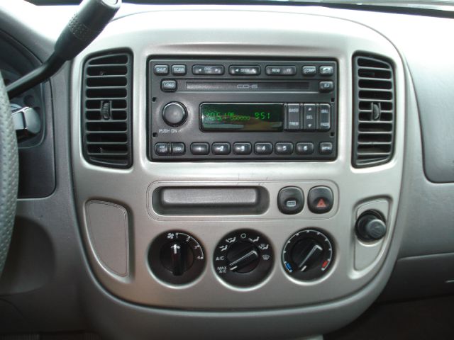 Ford Escape 2003 photo 12