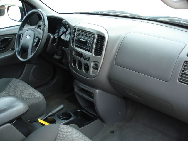 Ford Escape 2003 photo 9