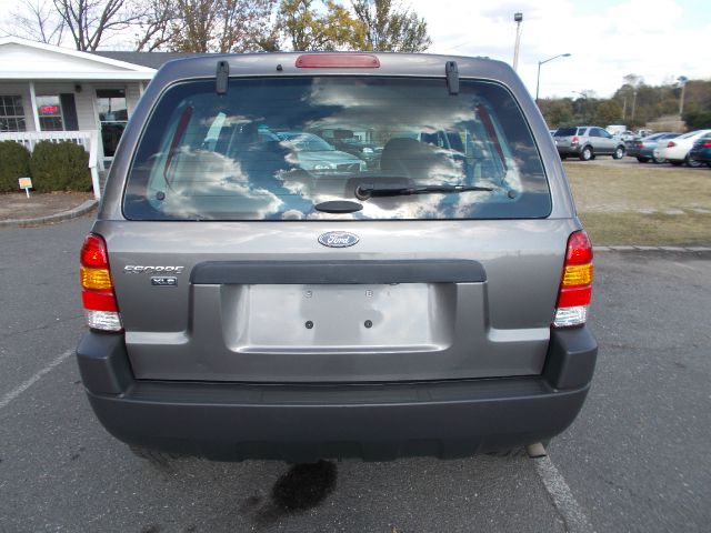 Ford Escape 2003 photo 1