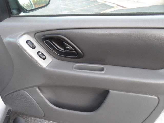 Ford Escape 2003 photo 3