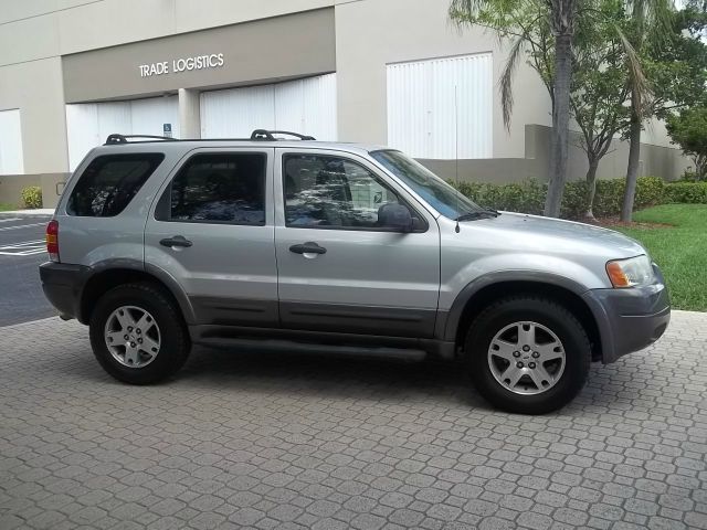 Ford Escape 2003 photo 1