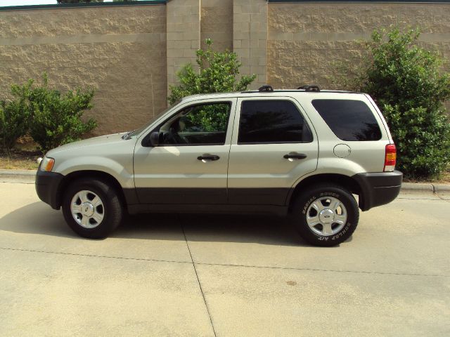 Ford Escape 2003 photo 2