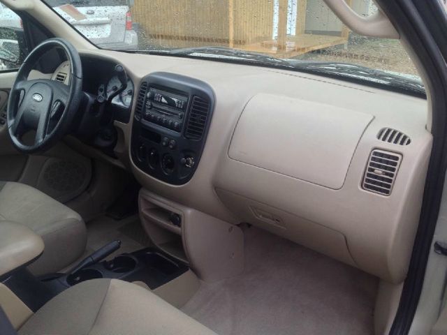 Ford Escape 2003 photo 2