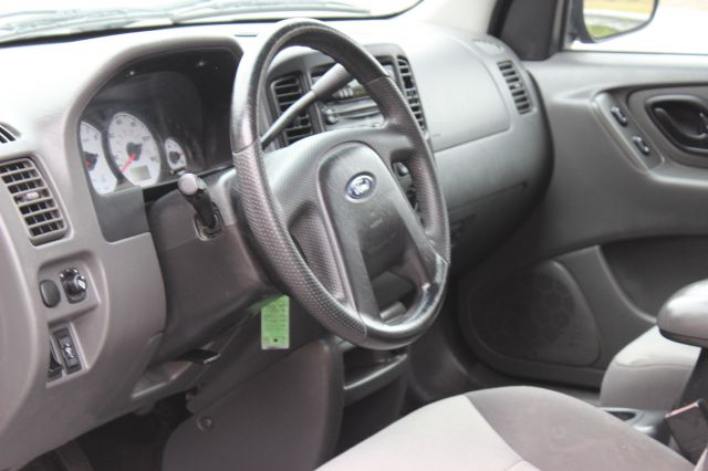 Ford Escape 2003 photo 16