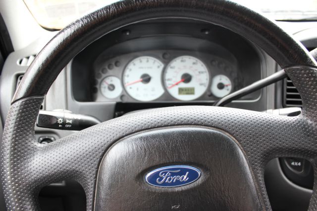 Ford Escape 2003 photo 7