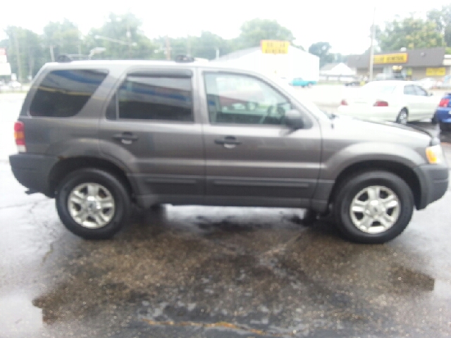 Ford Escape 2003 photo 1