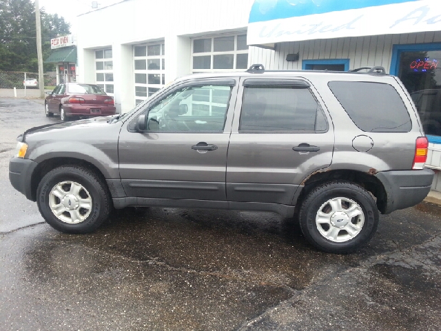 Ford Escape 2003 photo 2