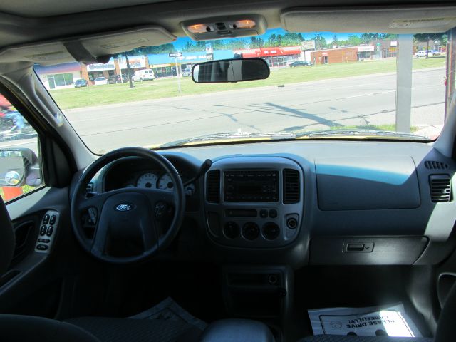 Ford Escape 2003 photo 2