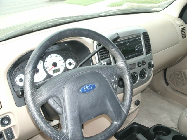 Ford Escape 2003 photo 1